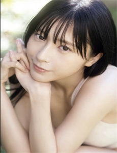 好学的公关少女